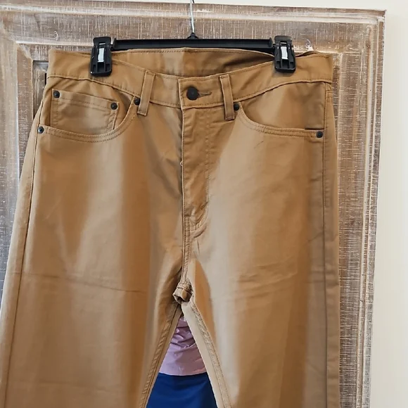 New Without Tags. Levi's Classic Brown Jeans - Picture 4 of 4